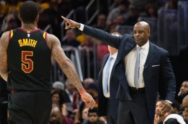 设计师们在 设计师们在