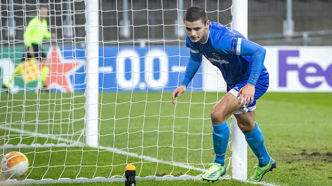 场上展现出 场上展现出