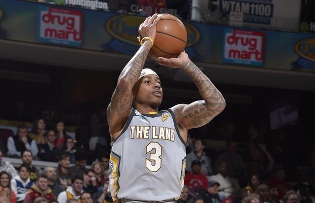 [国际足球]门前乱战 阿莱门前扫射梅开二度.